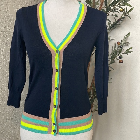 J Crew 100% Merino Wool Button Front Cardigan - Picture 3 of 8